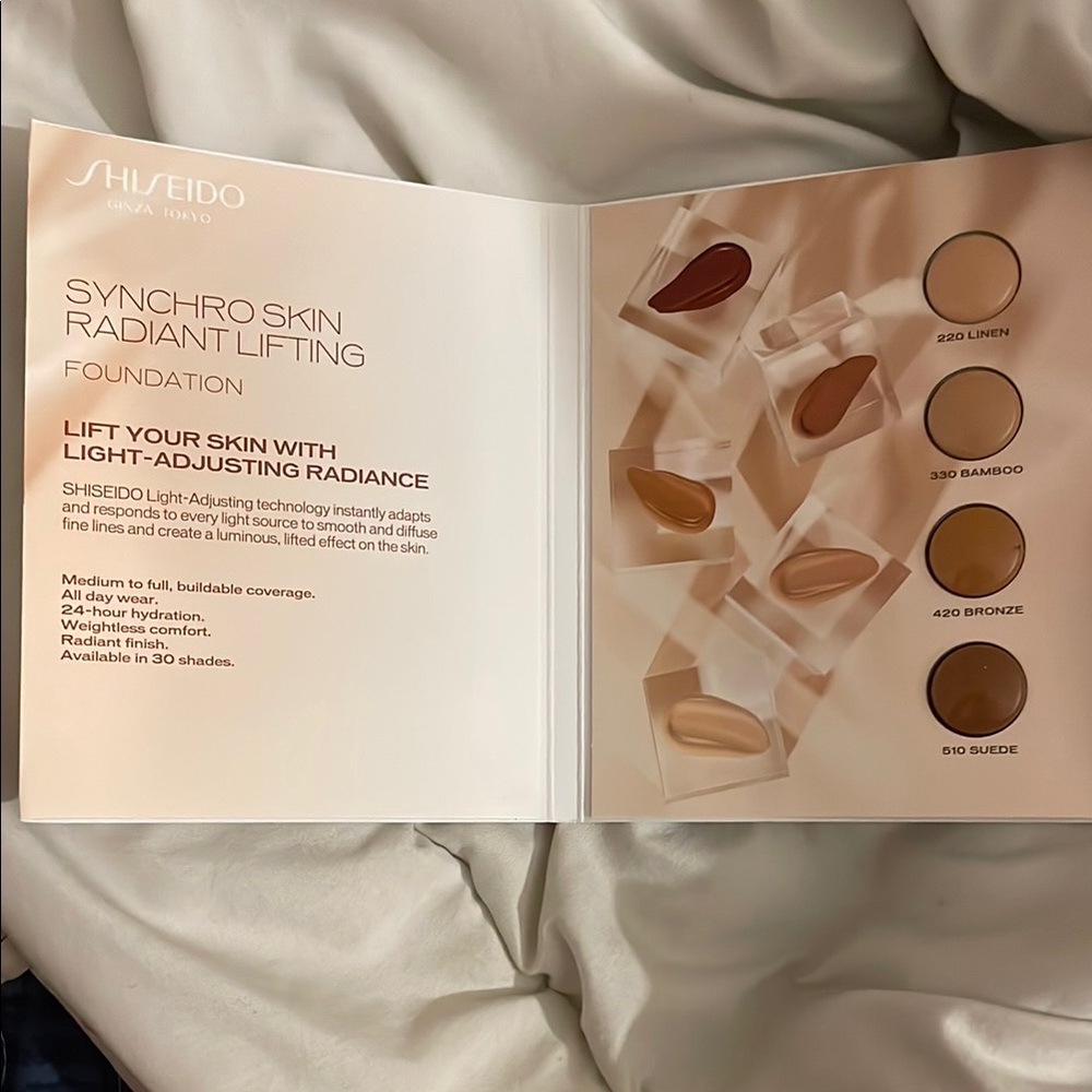 Shiseido Synchro Skin Radiant Lifting Foundation - Linen, Bamboo, Bronze, Suede
